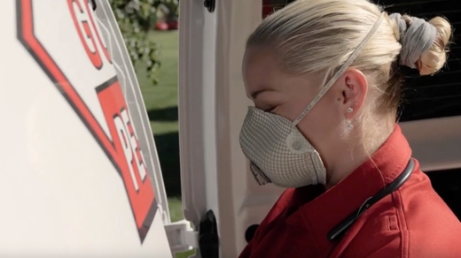 employee wearing mask